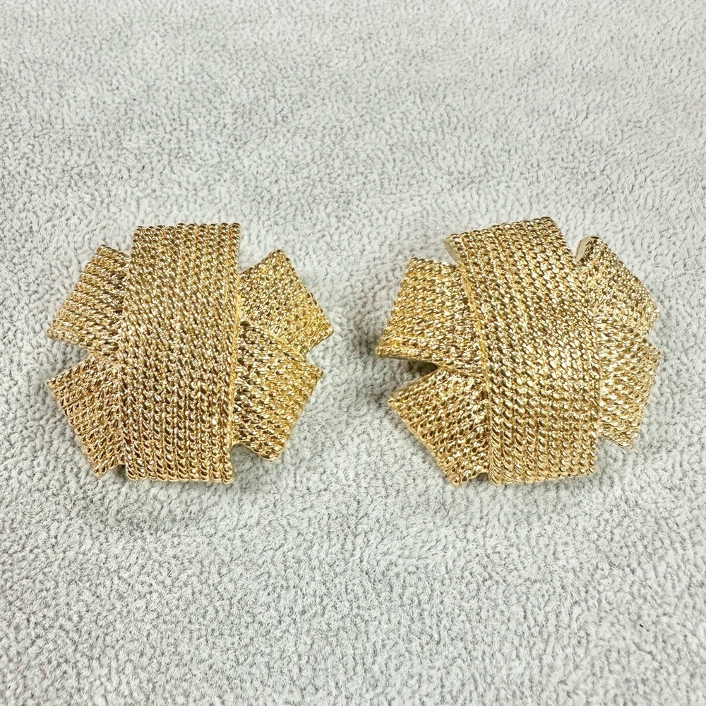 Vintage Avon Large Gold Tone Textured Chunky Statement Clip On Earrings
